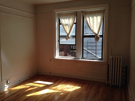2nd image of 135 W 238th St APT 1D