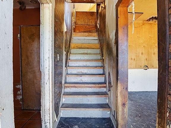 4th image of 23 Pioneer Street