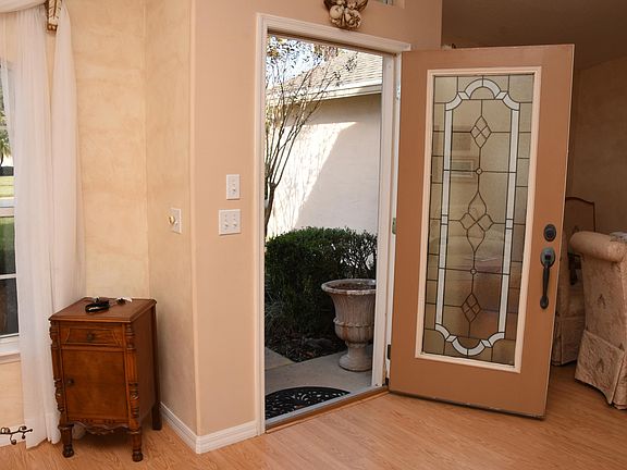 2nd image of 160 Crossroad Lakes Dr