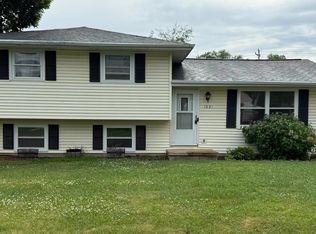 1021 Claude St, Menasha, WI 54952