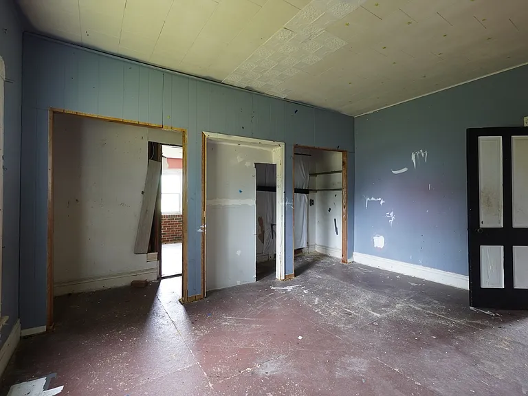 328 W Main St — Photo 9