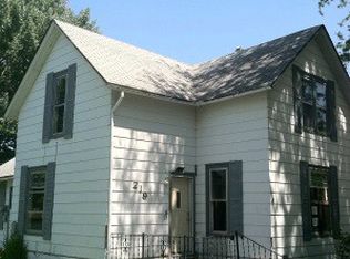 219 E 18th St, South Sioux City, NE 68776
