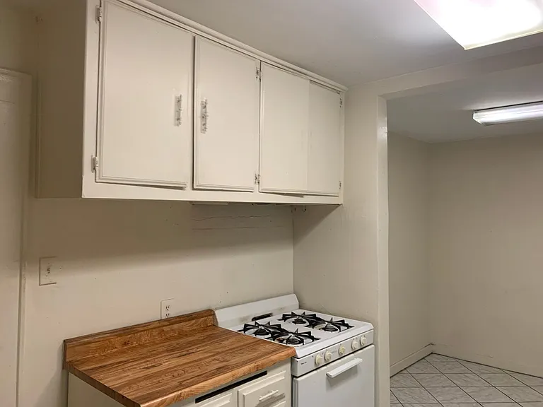1815 Potomac Ave — Photo 4