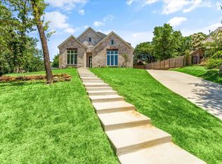 815 Lake View Ct E, Crowley, TX 76036