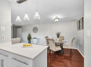 3710 N Rosser St APT 202, Alexandria, VA 22311