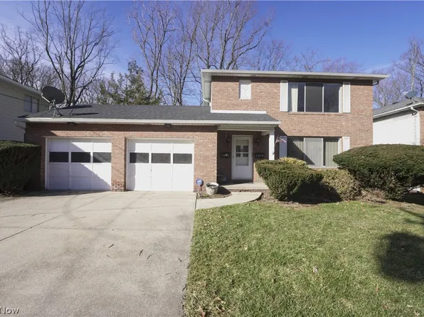 1876 & 1878 Cromwell Dr, Akron, OH 44313