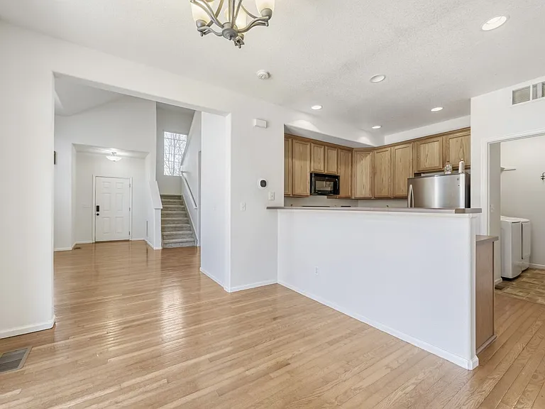 8681 Eugene Aly — Photo 4