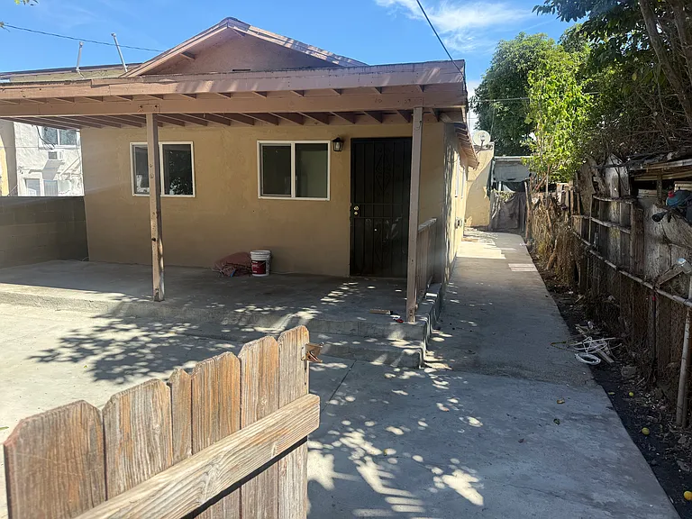 1343 E 59th Pl — Photo 7