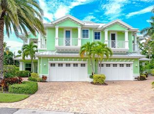 529 Fairway Ter, Naples, FL 34103