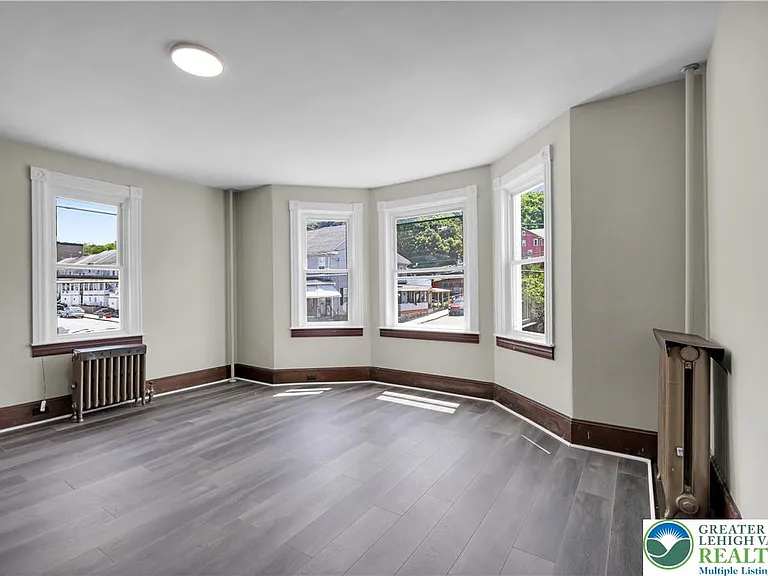265-267 E Bertsch St #2 — Photo 13