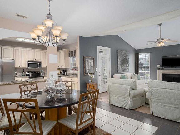 2nd image of 66 Bonaire Blvd