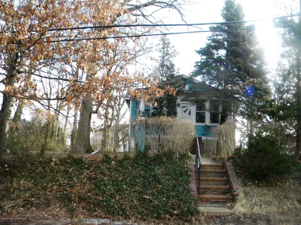 54 Latourette St, Staten Island, NY 10309
