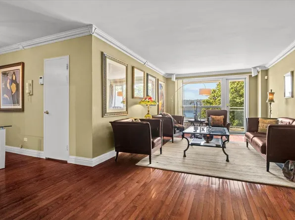 2575 Palisade Avenue image 6 of 30