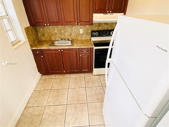 3rd image of 2440 NW 82nd St #1