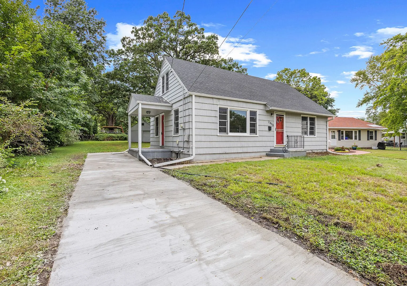 3 Bedroom 1 Bathroom Fully Remodeled — Photo 1