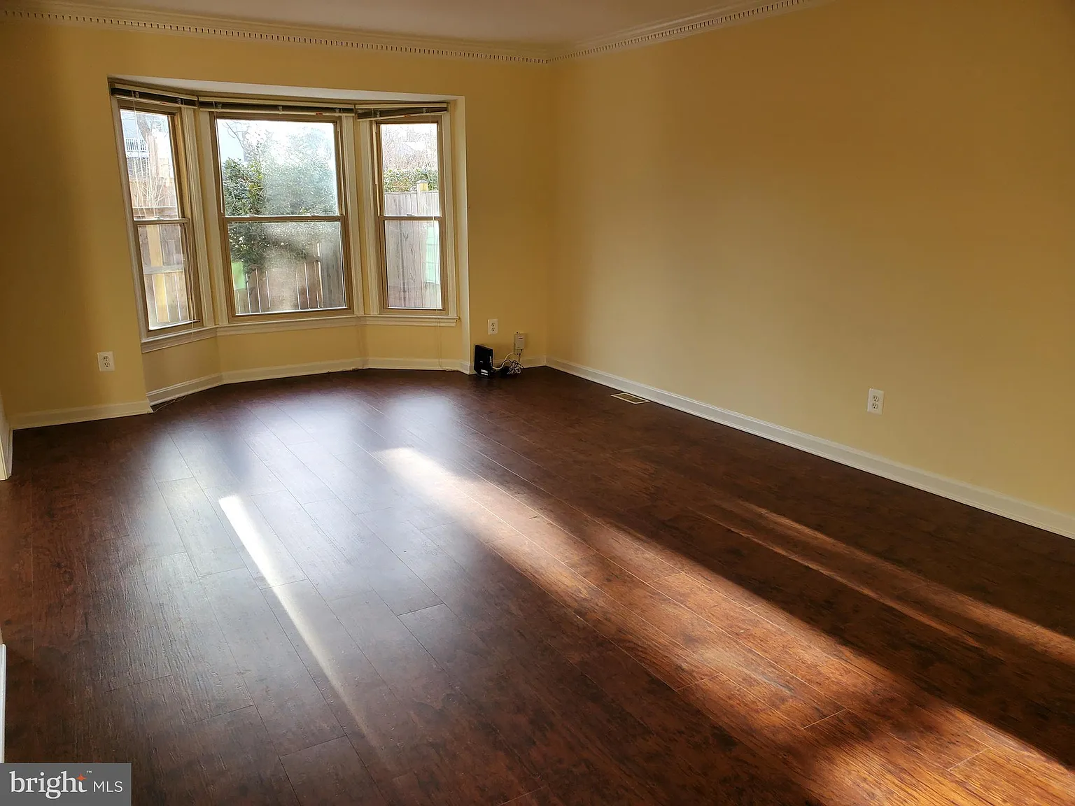 3 bed, 4.0 bath, 2444 sqft, $3,250 — Photo 4