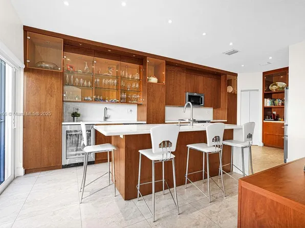 10921 NW 69th St, Doral, FL 33178