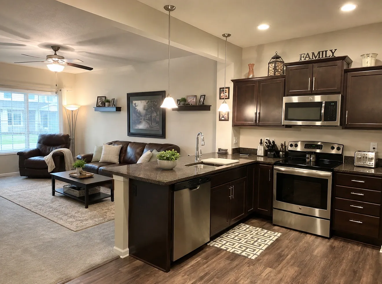 34 SE Booth Ave — Photo 2
