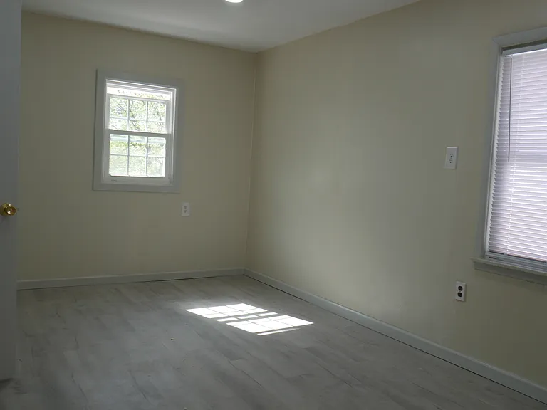 268 Gansevoort Blvd — Photo 10