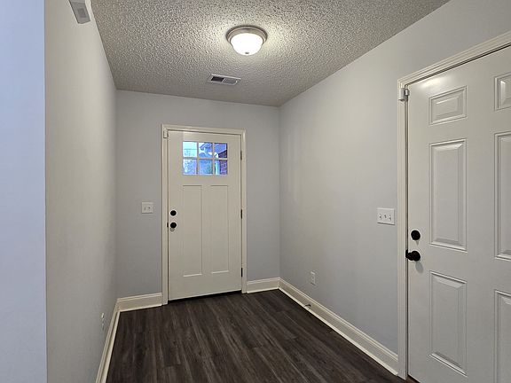 3rd image of 982 Westfield Ct
