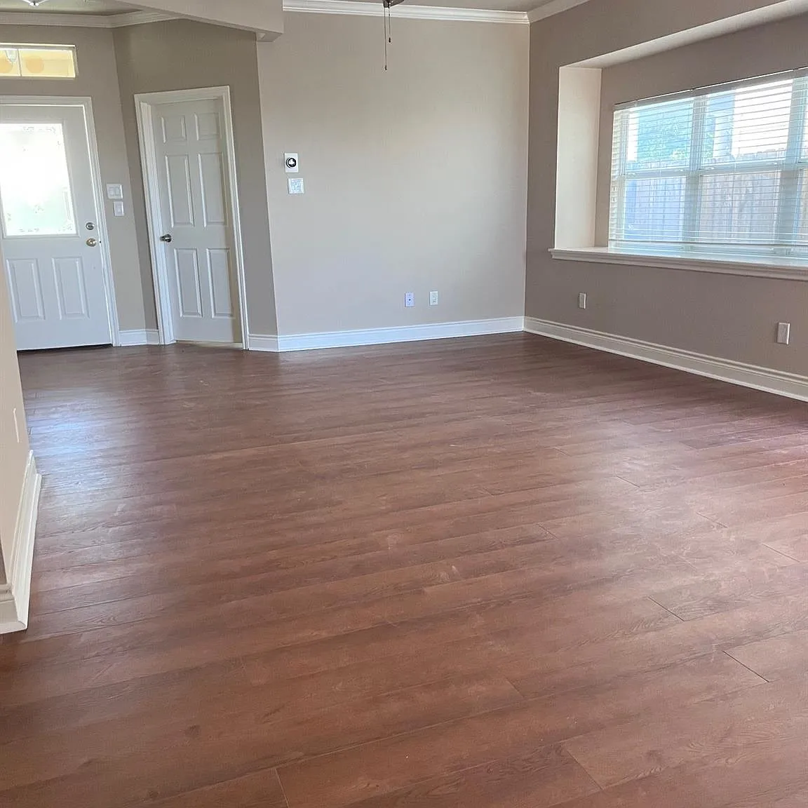 4 bed, 3.5 bath, 1608 sqft, $2,300 — Photo 3