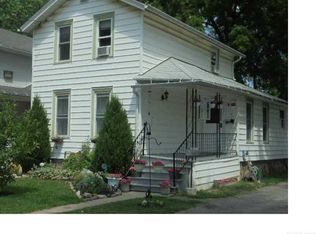 17 Prentice St, Lockport, NY 14094