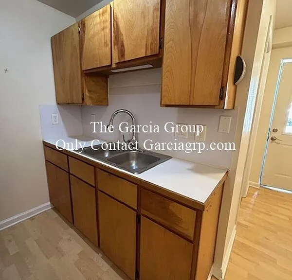 7805 NE Failing St #11 — Photo 3