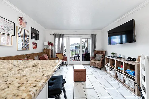 6300 Seawall Blvd Photo 1