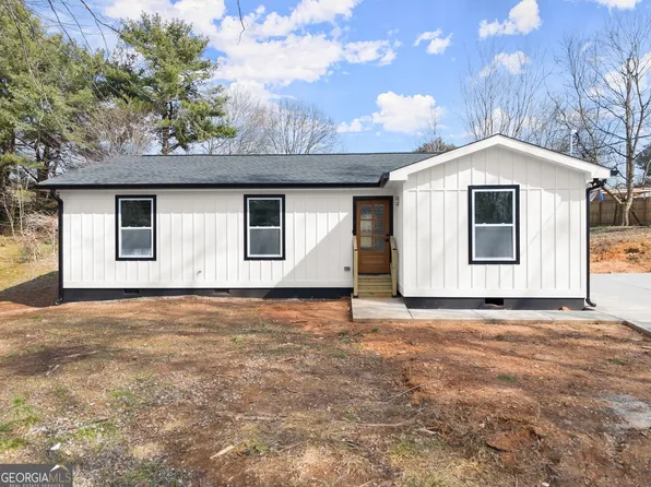 5843 Meadow View Ln, Flowery Branch, GA 30542