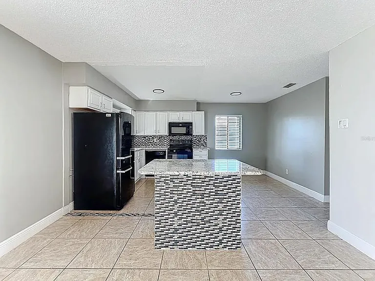 163 Springwood Cir #D — Photo 3