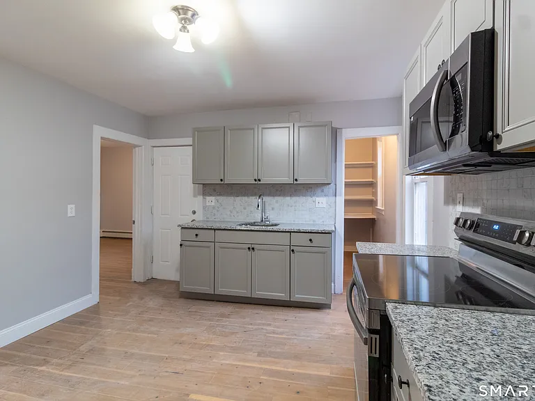 27-29 York St #2 — Photo 4