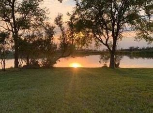 38450 Turtle Creek Dr, Redfield, SD 57469