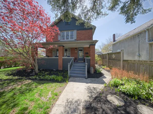 18 Maplecrest Ave, Saint Catharines, ON L2T 1A8