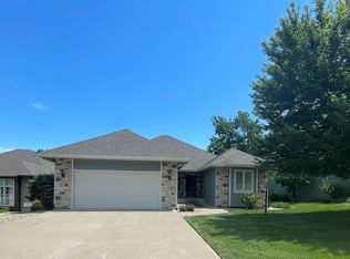 3612 SW Spring Hill Dr, Topeka, KS 66614