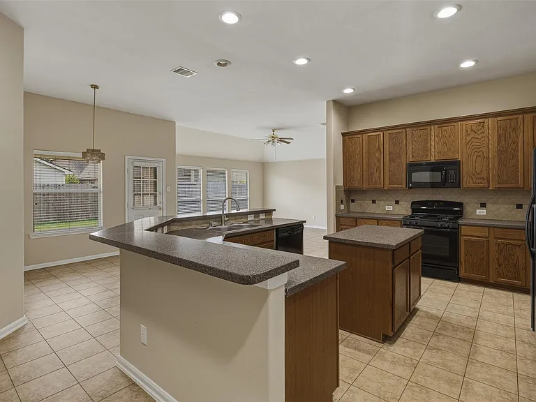 8515 Clarkman Ridge Ln — Photo 9