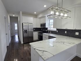 911 Monroe Ave, Elizabeth, NJ