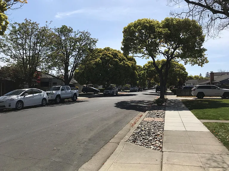 1873 Lenolt St — Photo 3