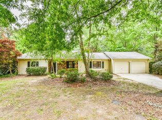 2848 Cherokee Cv, Stone Mountain, GA 30087
