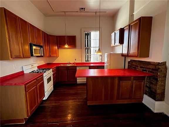 5th image of 1034 Franklin Ave