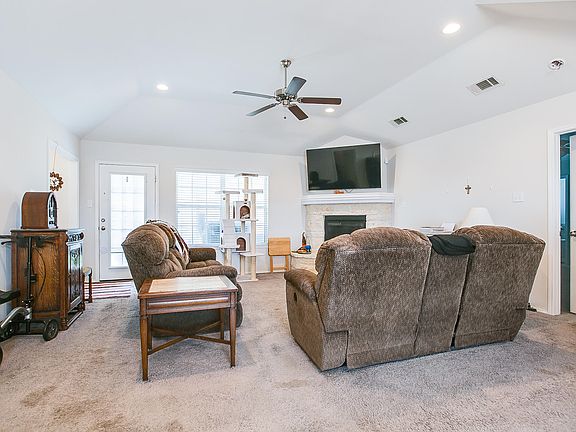 4th image of 4329 Green Meadow Dr
