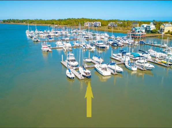 67 10th St W #A-2, Folly Beach, SC 29439