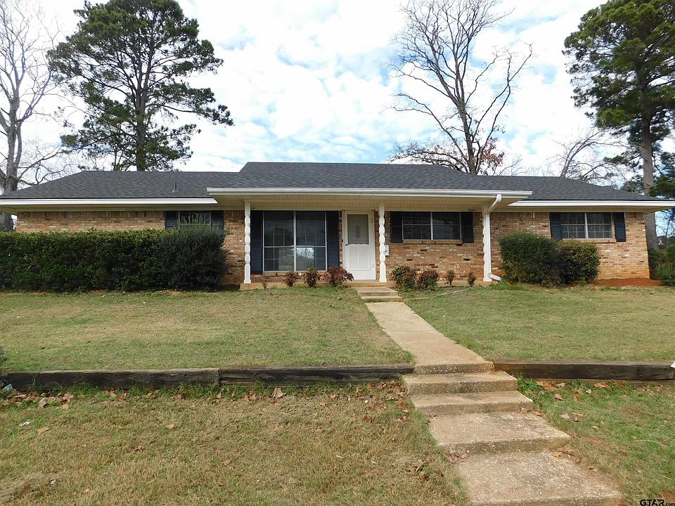 1st image of 2216 Pinecrest Dr