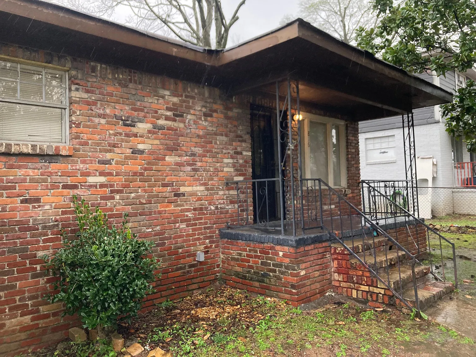 3 bed, 1300 sqft, $1,000 — Photo 1