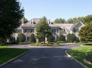 184 Lukes Wood Rd, New Canaan, CT 06840