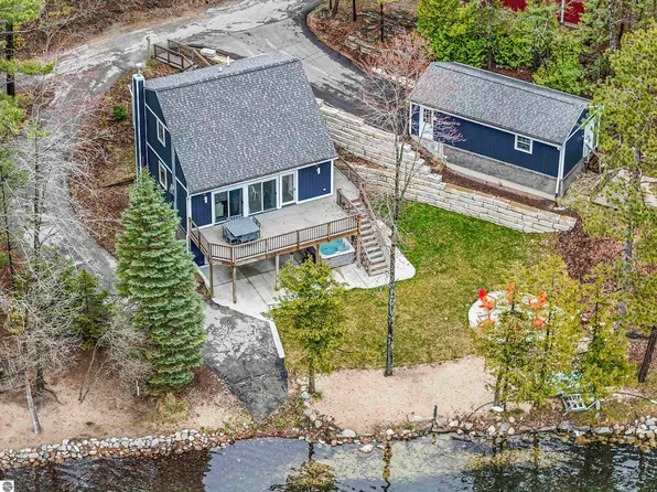 4594 N Spider Lake Rd, Traverse City, MI 49696