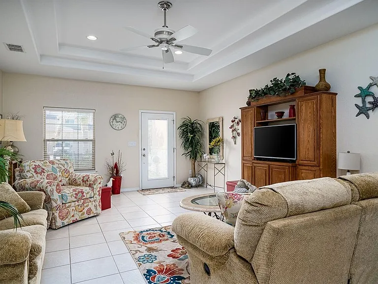 5 Olde Towne Ln — Photo 5