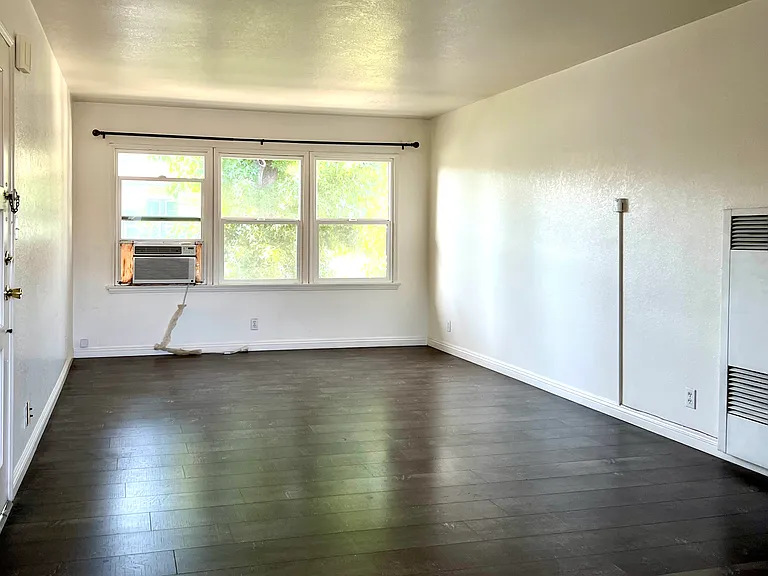 210 S Santa Anita Ave #1 — Photo 2