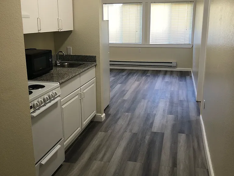 2070 University Avenue — Photo 49
