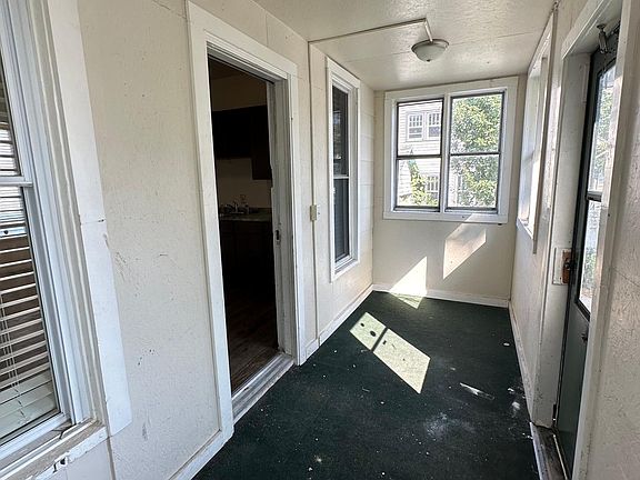 2nd image of 1427 Lakeshore Dr #C