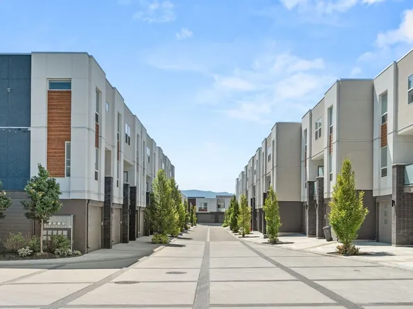 610 Academy Way #125, Kelowna, BC V1V 0H2